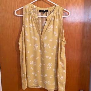 Alice Blue sleeveless blouse size L